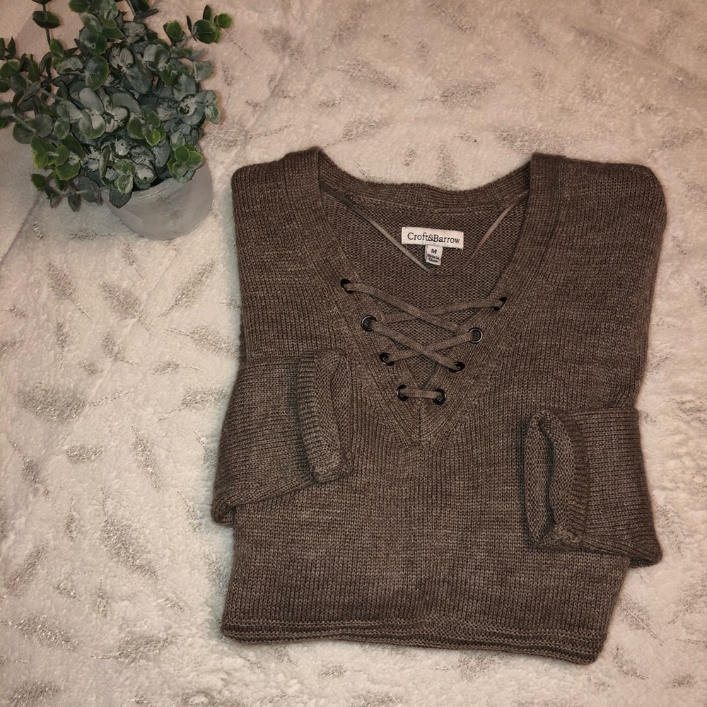 Brown knit v-neck sweater